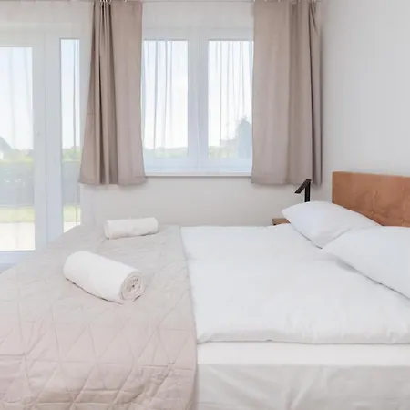 Cozy Studio With Terrace Seaside Chlapowo By Renters アパート