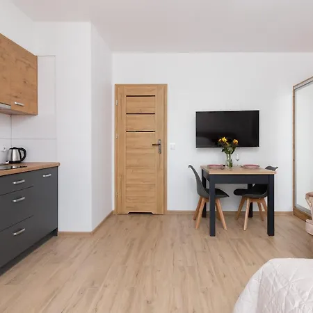 Cozy Studio With Terrace Seaside Chlapowo By Renters アパート *